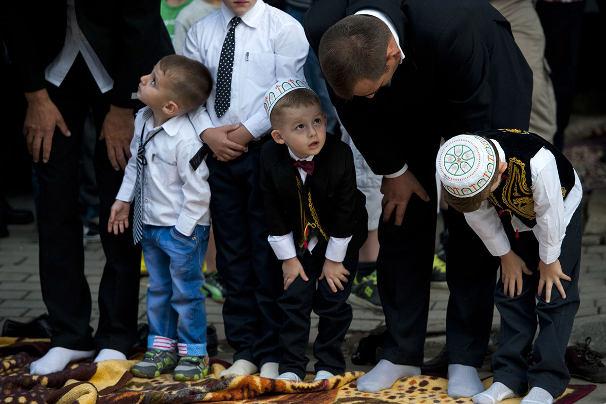 Ayah Anak Dan Shalat Jamaah Islampos