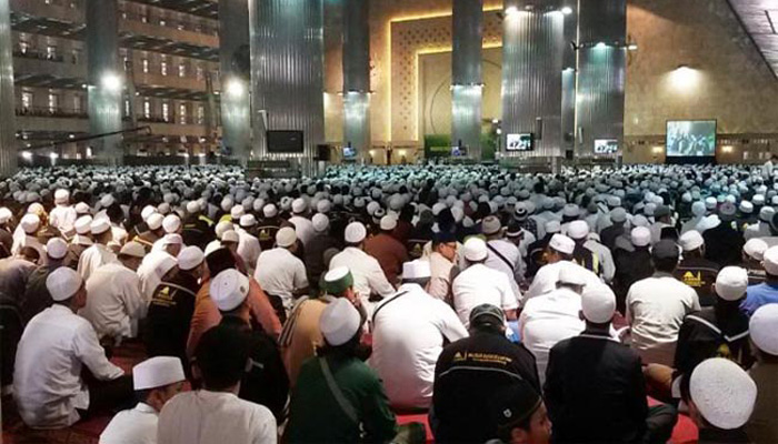 Peringati Isra Mi'raj, Ribuan Jemaah Padati Masjid Istiqlal - Islampos