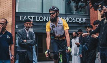 Demi Kumpulkan Dana untuk Korban Suriah, 8 Muslim London Ini Pergi Haji Pakai Sepeda 2