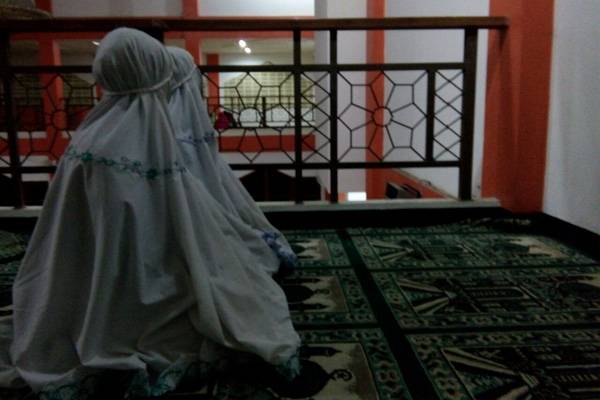 Baju Tipis dalam Shalat, Bolehkah? 2