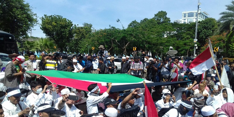 Aksi Pro Palestina di Depan Kedubes AS Jumat (7/12/2017). Foto: Rhio/Islampos