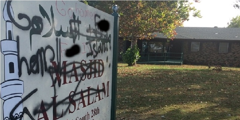 Masjid di AS Bayarkan Denda Seorang Pelaku Vandalisme terhadap Bangunannya 4