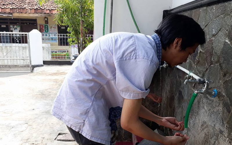 8 Syarat Sah Wudhu 2 Menyentuh Kotoran Hidung dan Kotoran Telinga Membatalkan Wudhu, Syarat Sah Wudhu