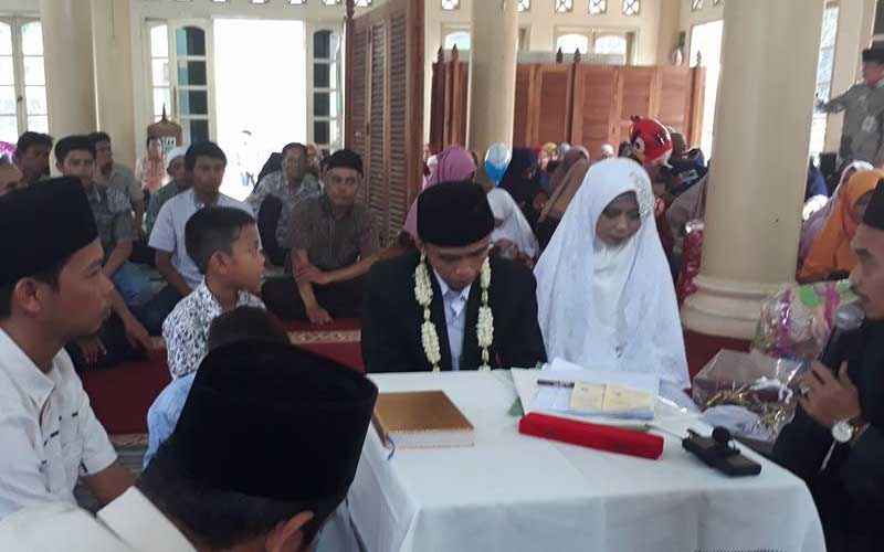 menjamak shalat saat jadi pengantin, Hukum Resepsi Pernikahan dengan Menutup Jalan, Ucapan Selamat untuk Pengantin dalam Islam