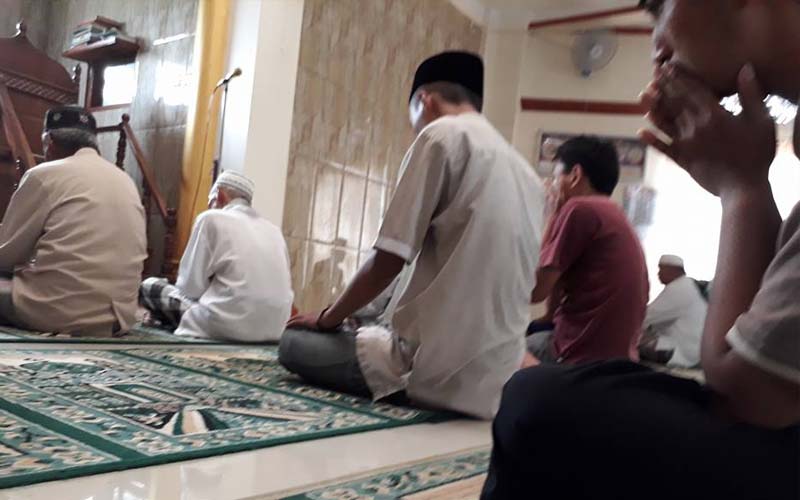 Bacaan Dzikir Sesudah Shalat Fardhu, Urutan Zikir Setelah Shalat Fardhu, Keutamaan Zikir, Hukum Zikir dengan Suara Jahr, Keutamaan Dzikir Laa Ilaaha Illaallah