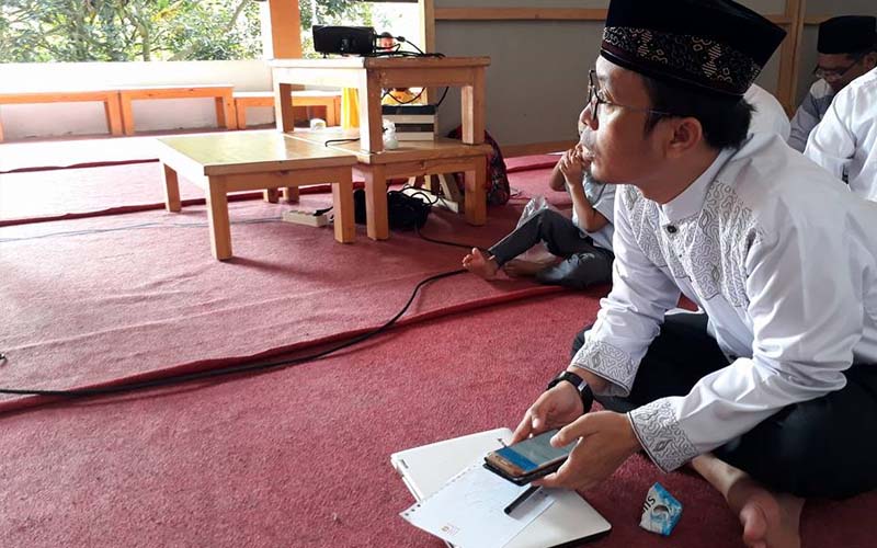 Internet dan Pendidikan Islam, Cara Obati Hati yang Sakit, Adab pada Guru