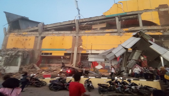 Bangunan runtuh terdampak gempa dan tsunami di Palu Sulteng. Foto: Istimewa
