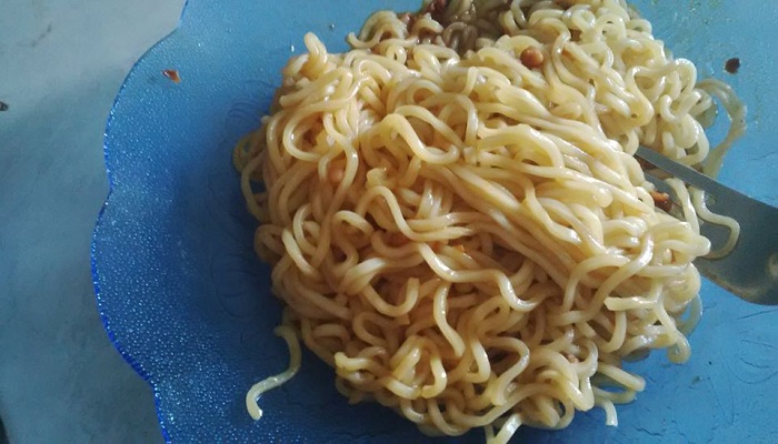 sering makan mie instan