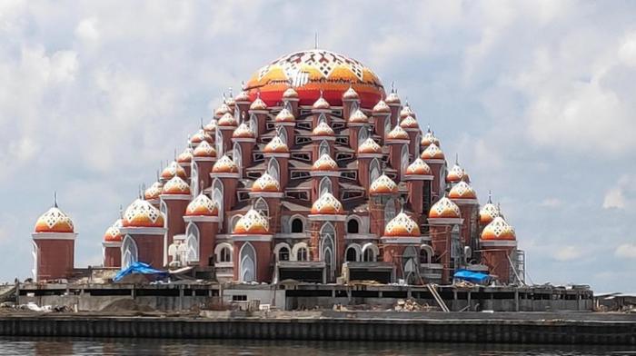 Diklaim Masjid  Terunik di Dunia Masjid  99 Kubah  di Sulsel 