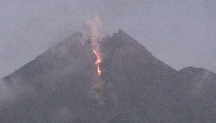 Gunung Merapi di perbatasan Jateng dan Yogyakarta. Foto: Inews