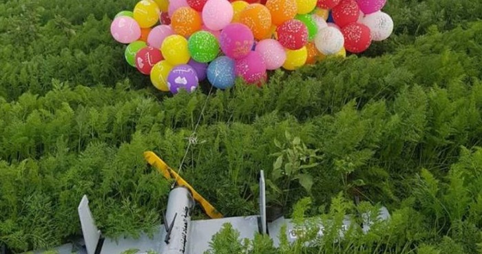 Drone terbang dengan balon. Foto: PIC