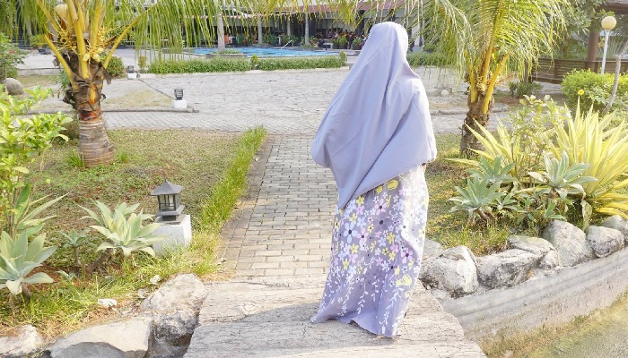 sejarah gamis, hukum menggunakan jilbab