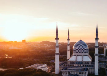 Makan Buah yang Ditanam di Masjid