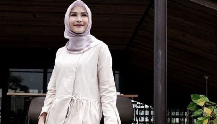 Inilah Sederet Artis yang Terjun ke Dunia Fashion Muslim 3 fashion muslim