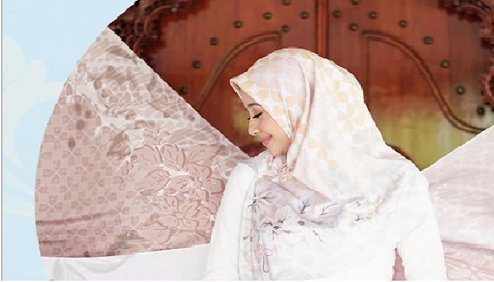 Inilah Sederet Artis yang Terjun ke Dunia Fashion Muslim 4 fashion muslim