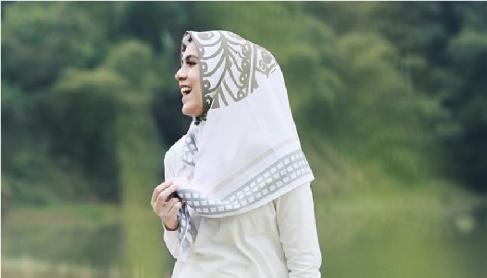 Inilah Sederet Artis yang Terjun ke Dunia Fashion Muslim 5 fashion muslim