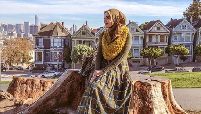 Inilah Sederet Artis yang Terjun ke Dunia Fashion Muslim 1 fashion muslim