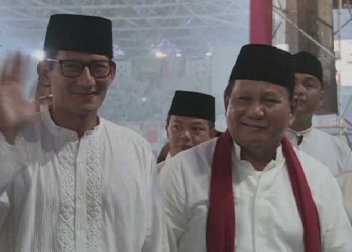 Prabowo, Sandi, Anies dan Ratusan Ribu Massa Shalat Subuh di GBK