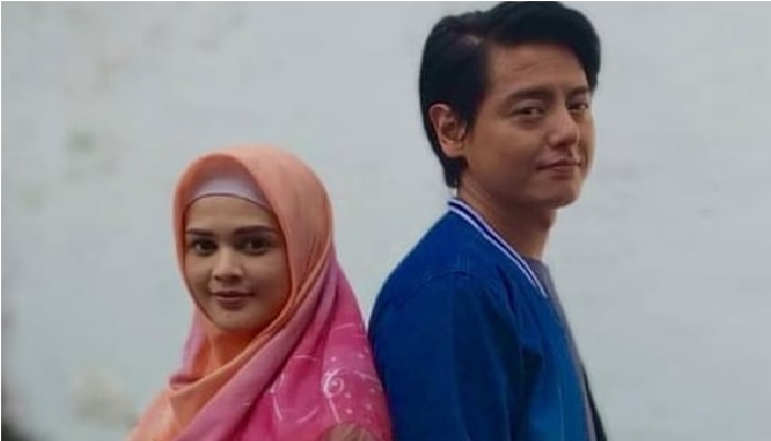 Pemeran Kenny Huang dan  Fidya S.Lubis di film Ajari Aku Islam. Foto: Instagram  aai.film
