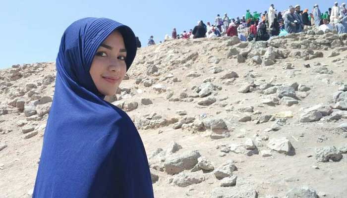 Citra Kirana mantap kenakan hijab. Foto: Detik