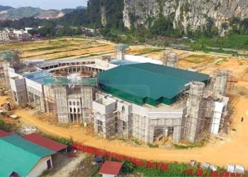 Masjid Tengku Razaleigh, Kelantan, Malaysia yang masih dalam tahap pembangunan. Foto:    Utusan