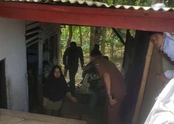 Guru Honorer tinggal di WC sekolah. Foto: Detik