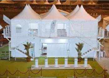 Tenda dua tingkat untuk jemaah haji di Mina. Foto:  Islam Hashtag