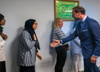 pangeran Norwegia saat kunjungi masjid al Noor. Foto:  About Islam