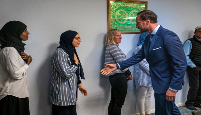 pangeran Norwegia saat kunjungi masjid al Noor. Foto:  About Islam