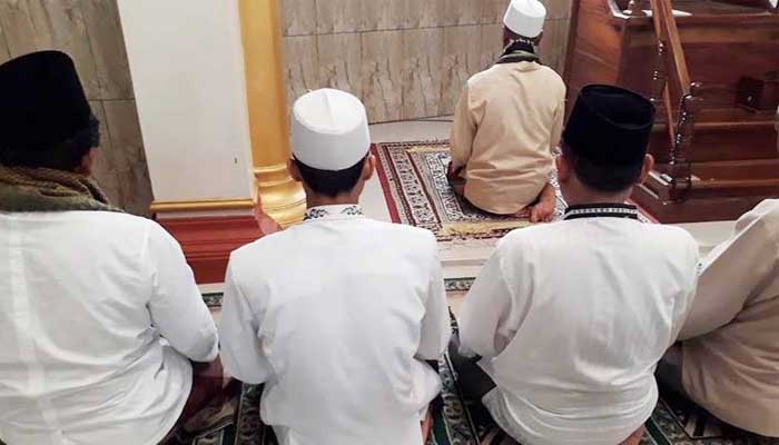 syarat imam shalat