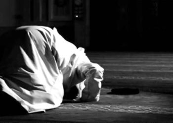 3 Kesalahan Umum Merusak Kekhusyukan Shalat Kita 2