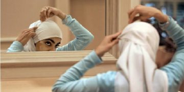 Trik perawatan kecantikan tips praktis agar hijab mudah dibentuk