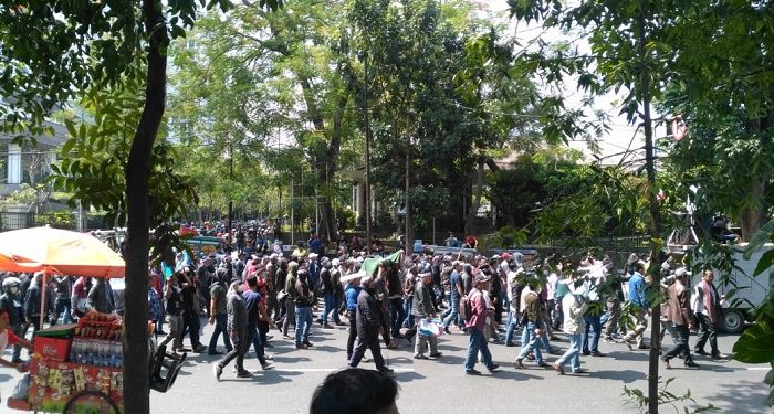 Demo Tolak RKUHP, Ratusan Ahli Gigi se-Jawa Barat Lantunkan Sholawat  1 rkuhp