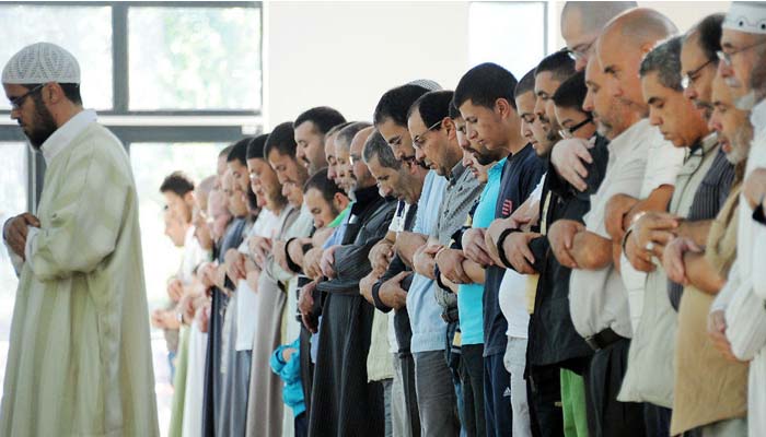 Shalat berjamaah, Batasan 1 Rakaat untuk Makmum, Keutamaan shalat shubuh, Agar Amal Tidak Sia-Sia, Syarat Takbiratul Ihram, Hukum Mengulang Surat yang Sama dalam Shalat, Doa Iftitah 