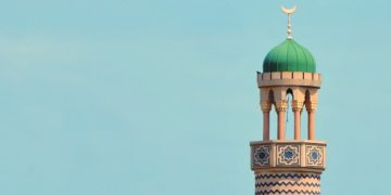 seni azan, Ilustrasi menara masjid kerajaan Islam di Indonesia sejarah masuknya Islam ke Indonesia azan