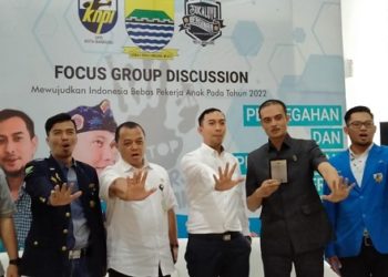 Komite Nasional Pemuda Indonesia (KNPI) Kota Bandung dan Karang Taruna Sukaluyu menggelar Focus Group Discusion (FGD). Foto: Saifal /Islampos
