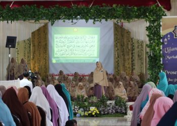 Ujian Alquran terbuka Madrasah Diniyah Ar-Rohmah Putri  disaksikan langsung oleh para orangtua santri. Foto: Istimewa