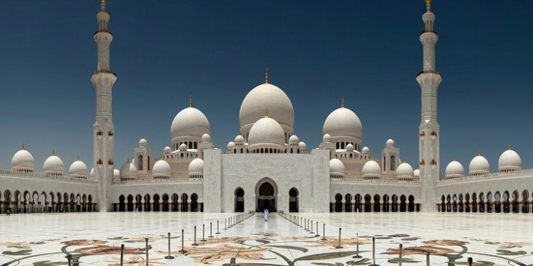Masjid Paling Mewah di dunia Menggunakan 46 Ton Emas!
