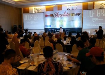 Mr. Pavel Presentasi Coklat Halal Belgia bersama  IITCF di Jakarta. Foto: istimewa (Rhio/Islampos)