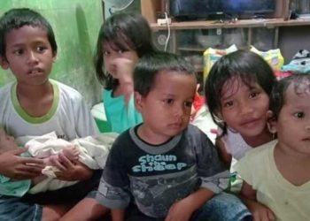 Enam anak yatim piatu yang ditinggalkan ayah ibunya kini tinggal bersama sang nenek di Kota Balikpapan, Kaltim, Selasa (25/2/2020). Foto: iNews