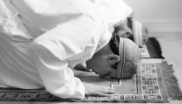 Cara Sujud yang Dicontohkan Nabi, Tanda Shalat Diganggu Setan, keutamaan sujud, Lupa Jumlah Rakaat Shalat