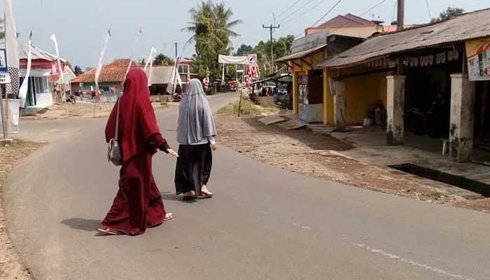 Syarat Muslimah Keluar Rumah