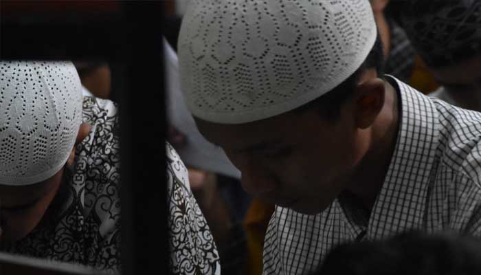 ilmu, ilmu agama, aurat laki-laki, Pahala yang Terus Mengalir, muhasabah diri, amal paling utama