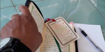 Membaca dan mempelajari Alquran sebuah keharusan bagi seorang Muslim. Foto: Islampos