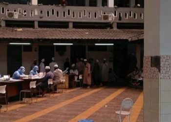 Suasana pengecekan kesehatan terkait virus corona di masjid Jami Kebon Jeruk, Kamis (26/3/2020). Foto: Jateng Today