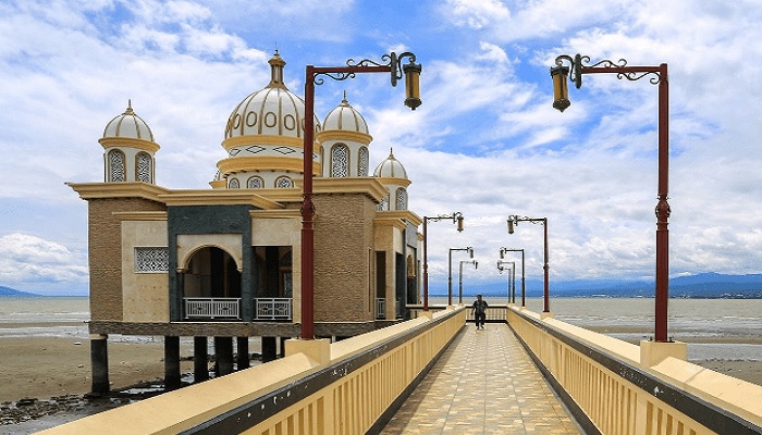 Pahala Besar dengan Berjalan Menuju Masjid 1 Berjalan