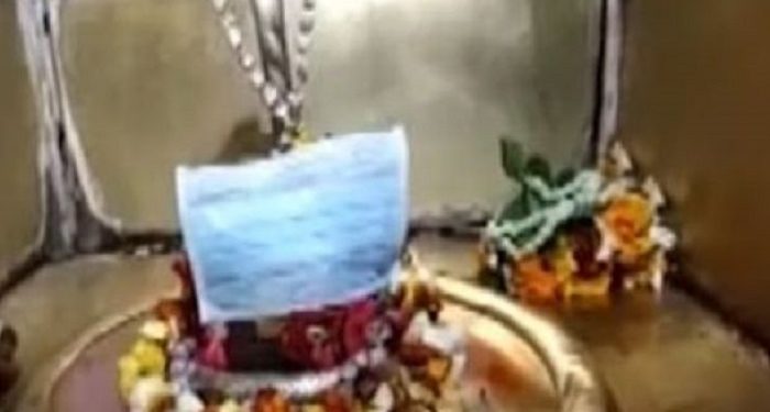 Khawatir Virus Corona, Patung-patung Dewa di India Dipasangi Masker