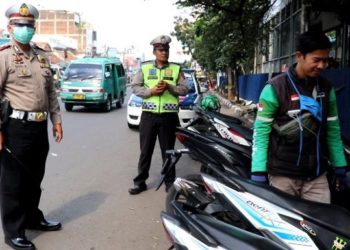 Satuan Lalulintas Polrestabes Bandung melakukan patroli kelilin. Foto: Saifal/Islampos