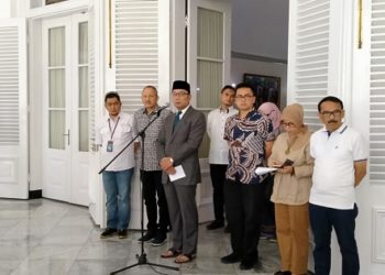 Gubernur Jawa Barat Ridwan Kamil umumkan korban virus Corona di Jawa Barat. Foto: Saifal/Islampos