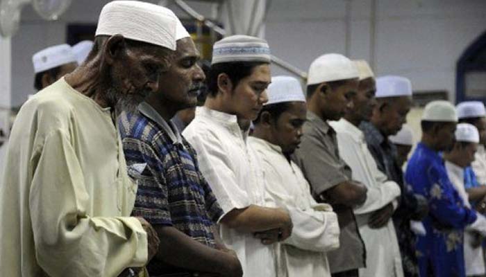 Dimana posisi imam shalat apabila jenazah perempuan